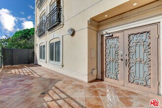 918 S Wooster St in Los Angeles, CA - Building Photo - Building Photo