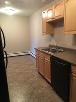 4911-4955 55 St in Red Deer, AB - Building Photo