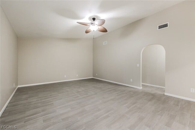 9 Jefferson Ave in Lehigh Acres, FL - Building Photo - Building Photo