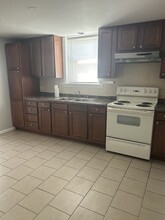 5258 W Henderson St, Unit GDN in Chicago, IL - Foto de edificio - Building Photo