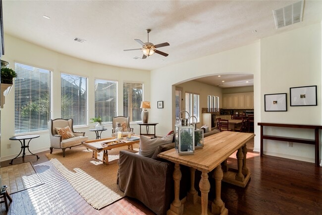 property at 241 W Tupelo Green Cir