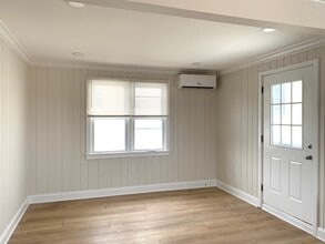 7 West Ave, Unit 2nd Floor in Ocean City, NJ - Building Photo - Building Photo