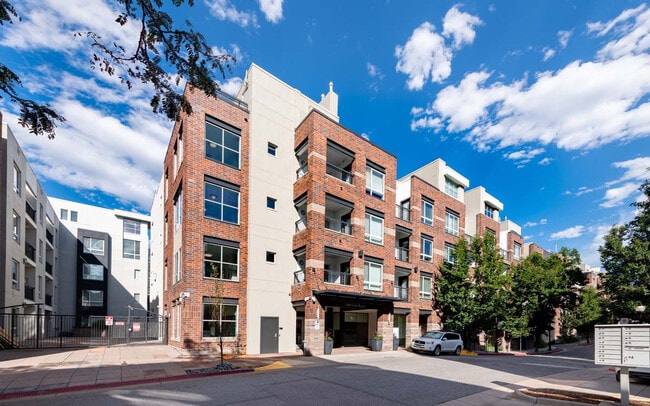 The Station at Riverfront Park in Denver, CO - Foto de edificio - Building Photo