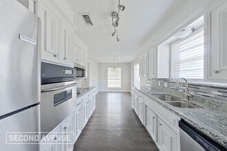 500 S Colonial Dr in Cleburne, TX - Foto de edificio - Building Photo