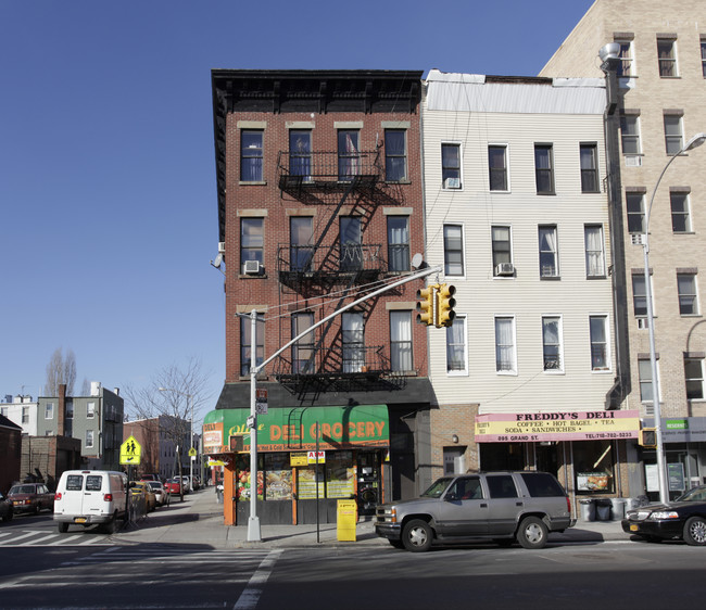 891 Grand St in Brooklyn, NY - Building Photo - Building Photo