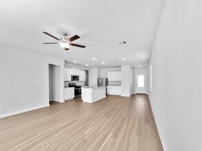 8942 Ice Quartz Dr in Arcola, TX - Building Photo - Building Photo