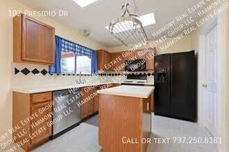102 Presidio Dr in Leander, TX - Building Photo - Building Photo