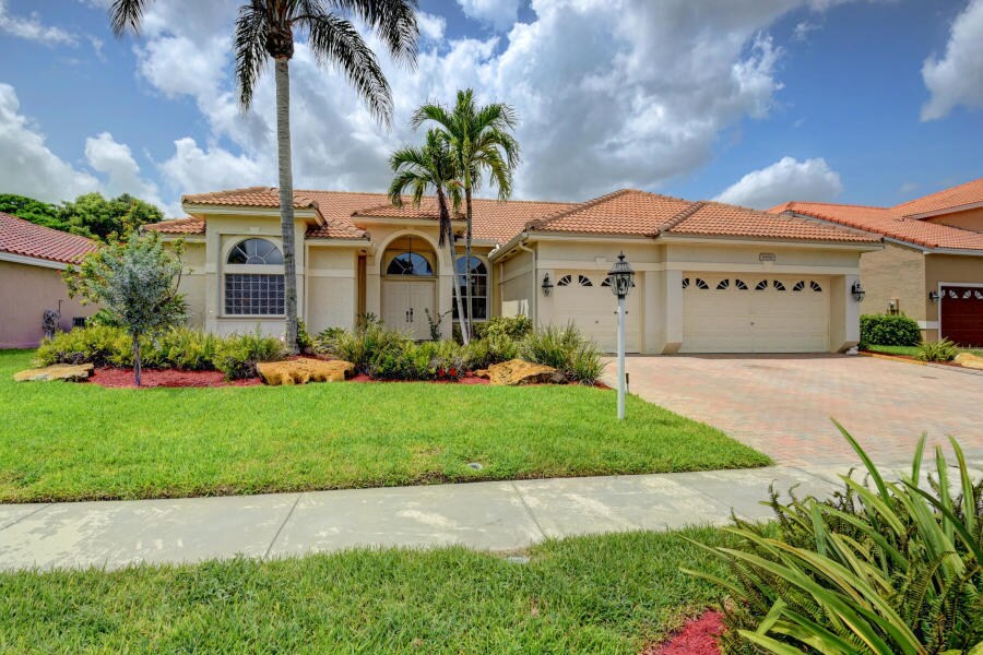 9456 Lake Serena Dr in Boca Raton, FL - Building Photo