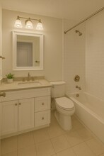 306 E 51st St, Unit 2A in New York, NY - Building Photo - Building Photo