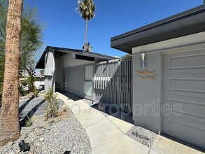 39240 Karen St in Cathedral City, CA - Building Photo - Building Photo