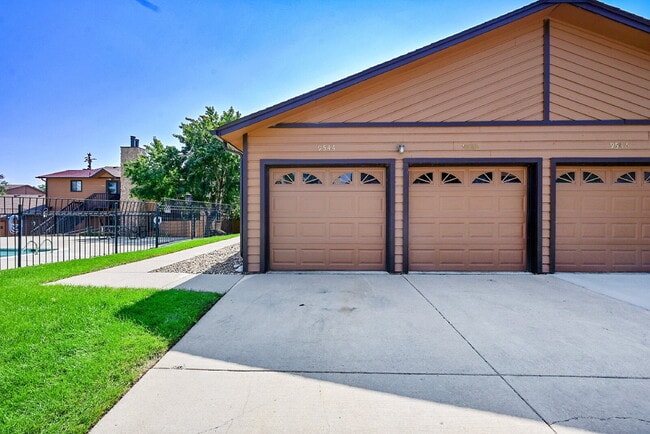 property at 9544 W 89th Cir