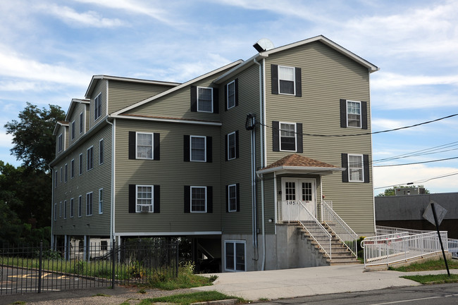 705 Irvington Ave in Maplewood, NJ - Building Photo - Building Photo