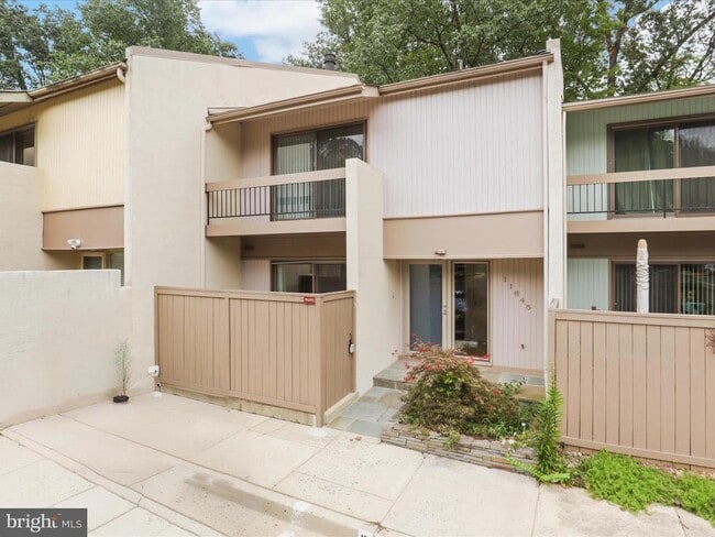 property at 11645 Newbridge Ct