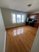 112 Monroe St, Unit 2L in Roselle, NJ - Building Photo - Building Photo