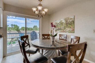 2080 Orchard Ln in Long Lake, MN - Foto de edificio - Building Photo