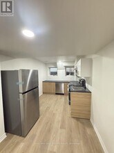 7063 Black Walnut Trail in Mississauga, ON - Building Photo - Building Photo
