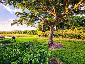 34 Key W Ct in Weston, FL - Building Photo - Building Photo