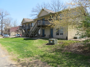 2300 S Illinois Ave in Carbondale, IL - Building Photo - Other