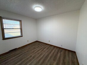 3335 E Sunset St in Springfield, MO - Building Photo - Building Photo