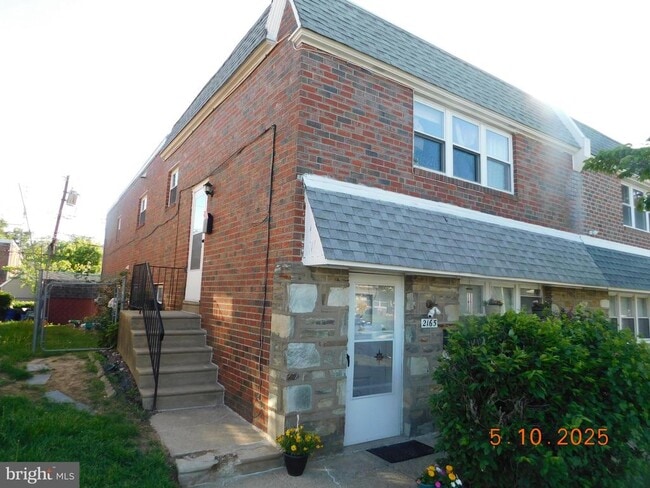 2165 Benson St in Philadelphia, PA - Building Photo - Building Photo