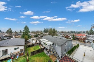 6479 Selma Av, Unit 409 in Burnaby, BC - Building Photo - Building Photo