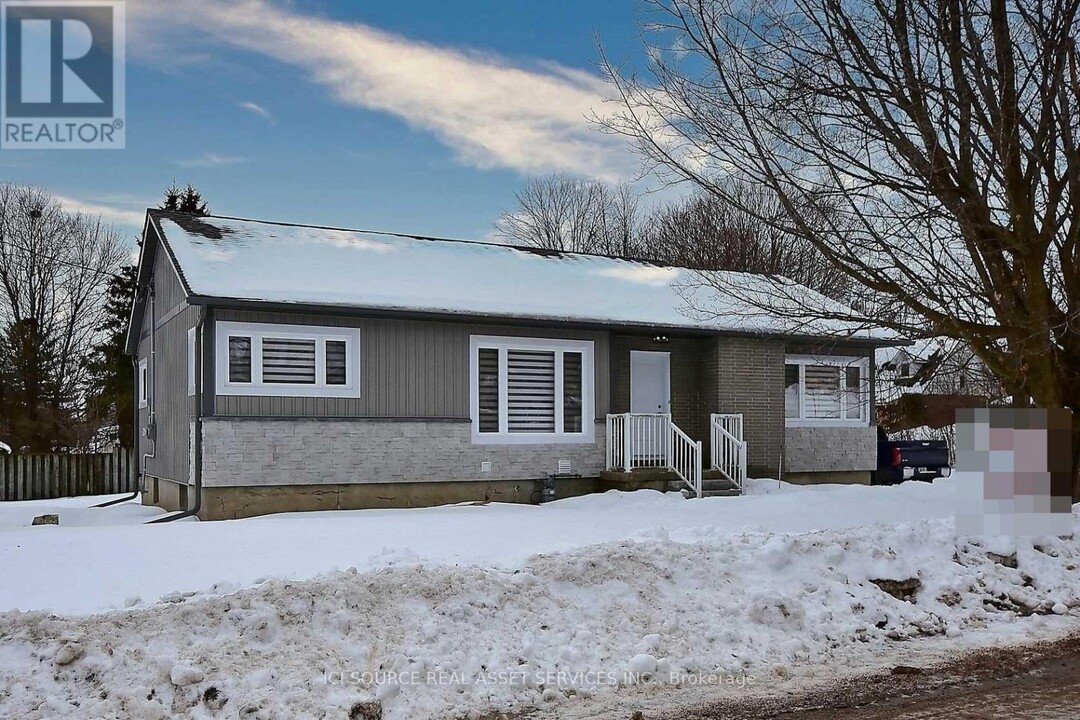 5 Link St in Peterborough, ON - Building Photo