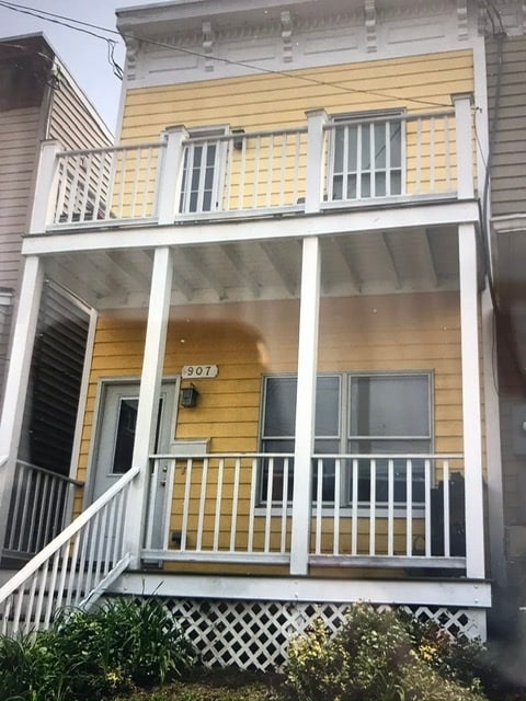 property at 907 Kinney St