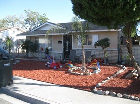 1955 Mayflower Pl in Hemet, CA - Building Photo