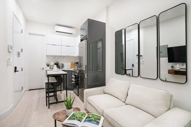 317 E 78th St in New York, NY - Building Photo - Building Photo