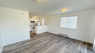 Studio Apartment for Rent in Bellingham! in Bellingham, WA - Foto de edificio - Building Photo