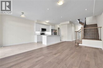 145 Keelson St. in Welland, ON - Building Photo - Building Photo