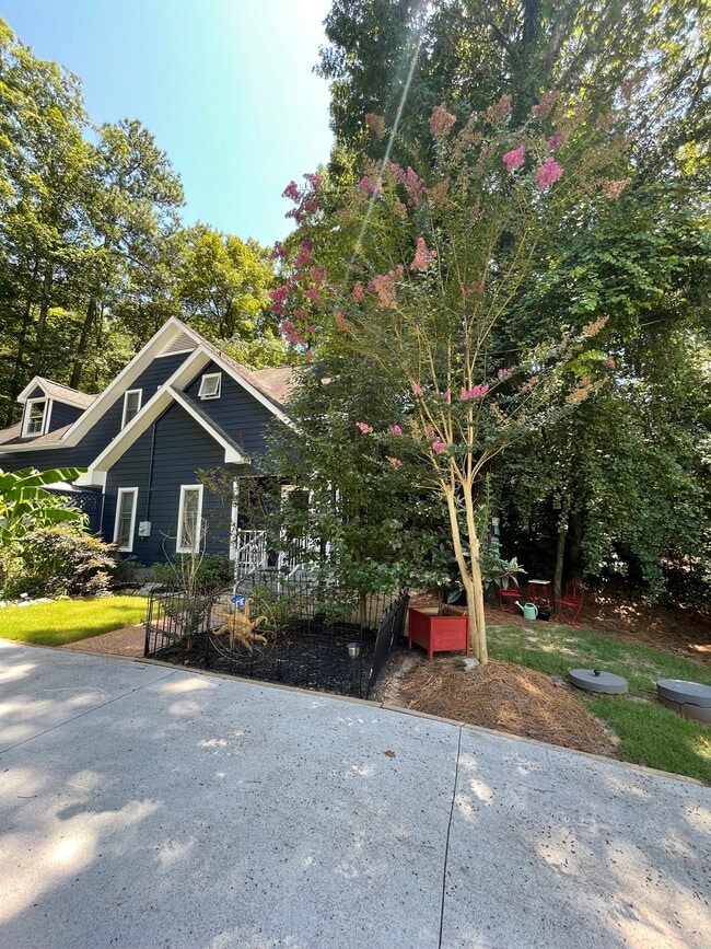 property at 11 Tarpon Trl SE