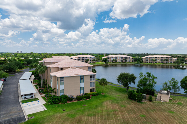 Heritage Cove in Ft. Myers, FL - Building Photo - Building Photo