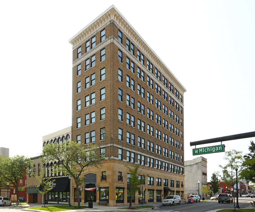 Elaine Apartments in Jackson, MI - Building Photo