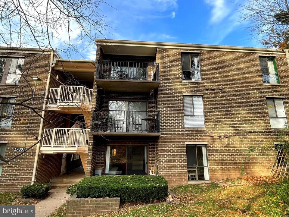 17807 Buehler Rd in Olney, MD - Building Photo
