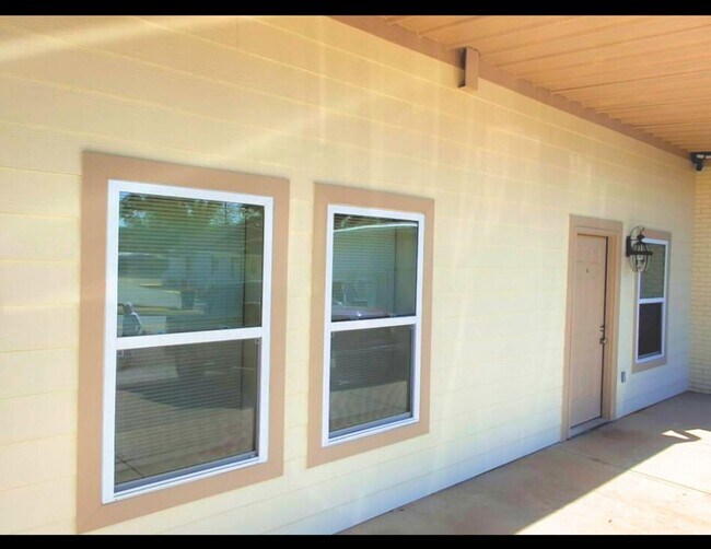 126 E 6th Ave in Buena Vista, GA - Building Photo - Building Photo
