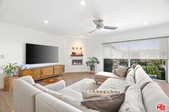 1320 Princeton St, Unit 203 in Santa Monica, CA - Building Photo - Building Photo