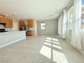 8539 Dianchi Ave in Las Vegas, NV - Building Photo - Building Photo