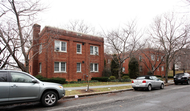 2356 40th St NW in Washington, DC - Building Photo - Building Photo