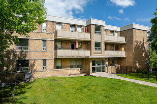 Roxbury Manor Apartments