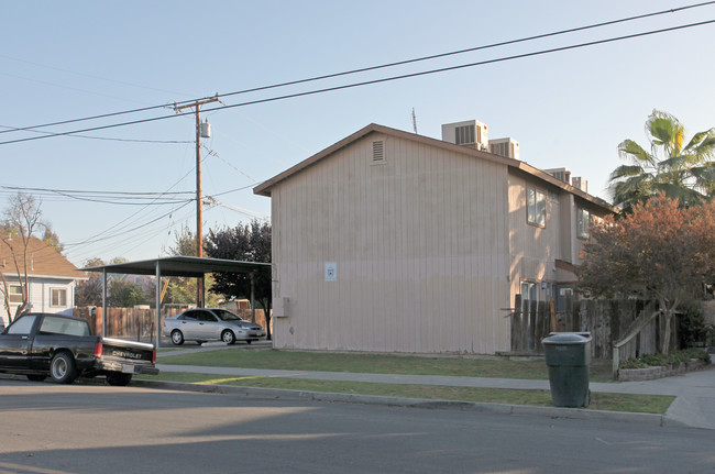 307 N Brown St in Hanford, CA - Building Photo - Building Photo