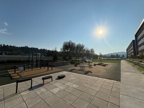 3075 Murray St in Port Moody, BC - Building Photo - Building Photo