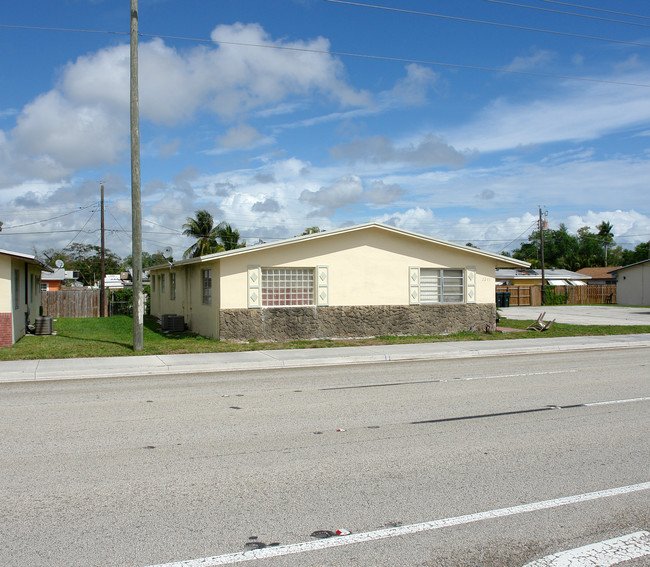 2723-2741 W Griffin Rd in Fort Lauderdale, FL - Foto de edificio - Building Photo