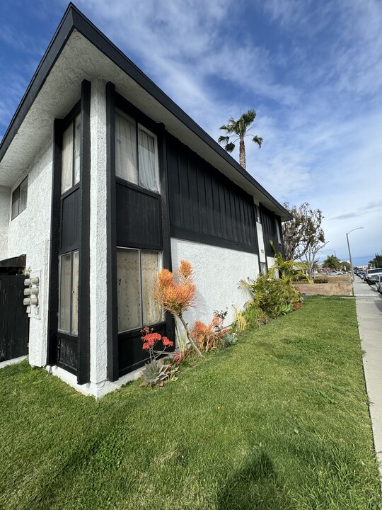 9539 Oak St in Bellflower, CA - Building Photo