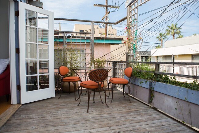 17 Hurricane St in Marina Del Rey, CA - Building Photo - Building Photo