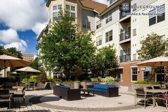 160 Boylston St in Newton, MA - Building Photo - Building Photo