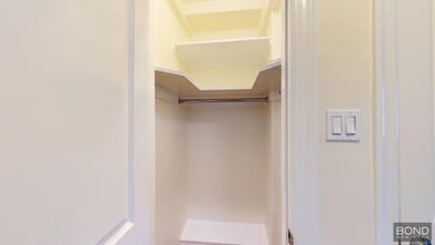 95 Christopher St in New York, NY - Building Photo - Building Photo