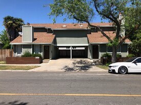 2631-2631 V St in Sacramento, CA - Building Photo