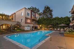 Regency at Encino Apartments