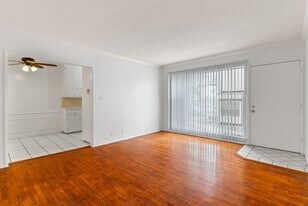3888 Potomac Ave in Los Angeles, CA - Building Photo
